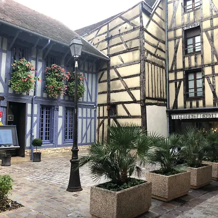 Le Paillot Hyper Centre Classe