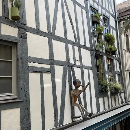 Le Paillot Hyper Centre Classe טרואה